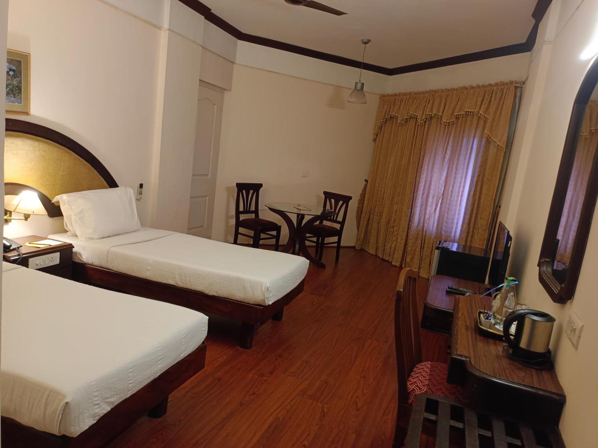 Manuelsons Malabar Palace Kozhikode Εξωτερικό φωτογραφία