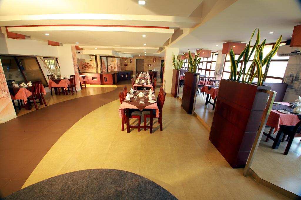 Manuelsons Malabar Palace Kozhikode Εξωτερικό φωτογραφία
