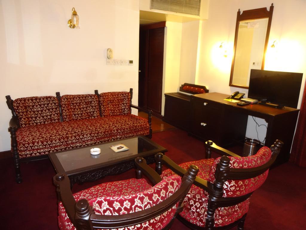 Manuelsons Malabar Palace Kozhikode Εξωτερικό φωτογραφία