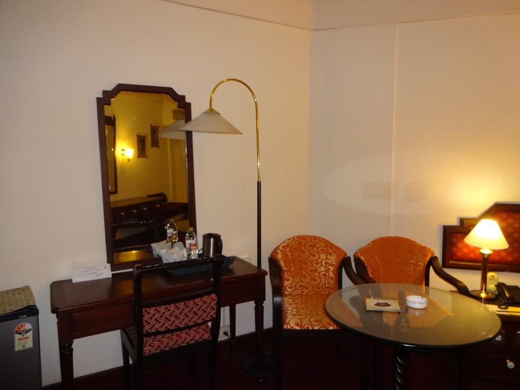 Manuelsons Malabar Palace Kozhikode Εξωτερικό φωτογραφία